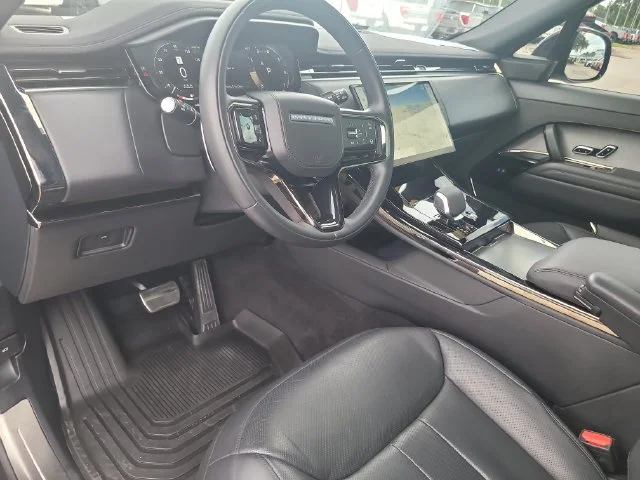 Used 2025 Black Land Rover Dynamic SE image 19