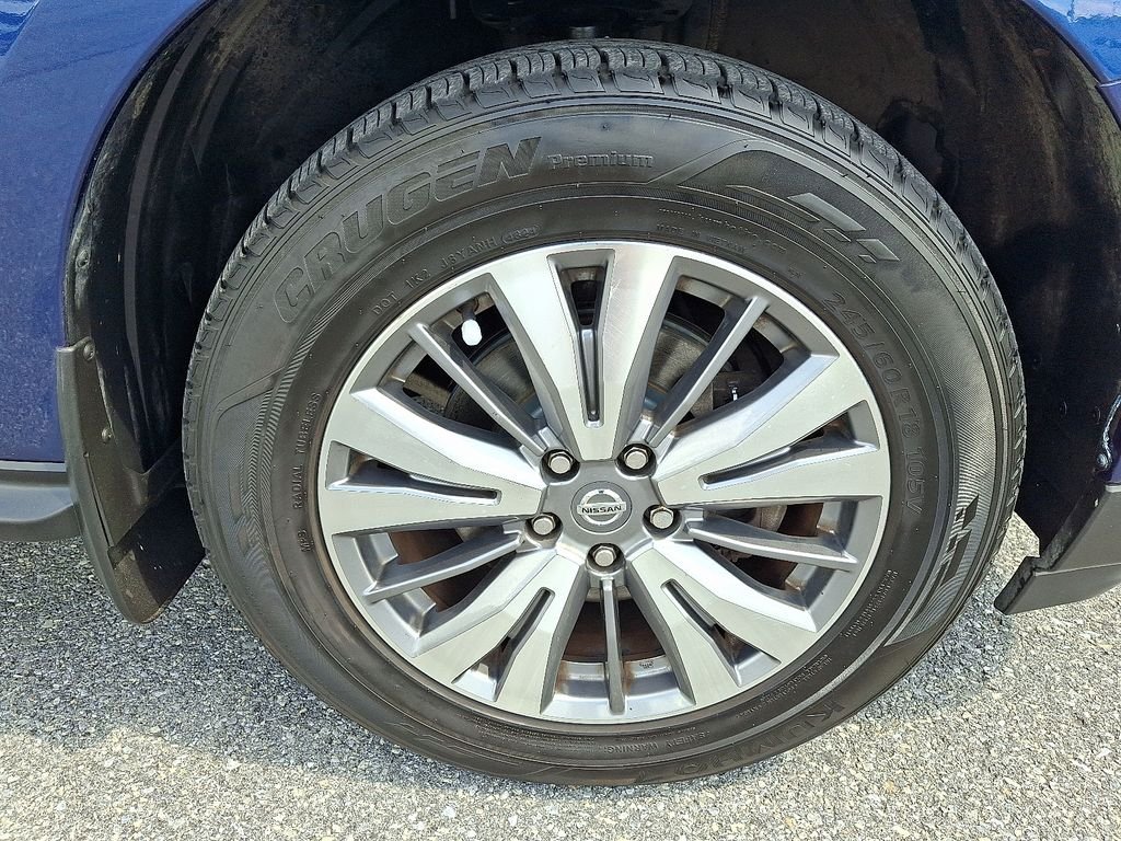 Used 2020 Blue Nissan SL image 9