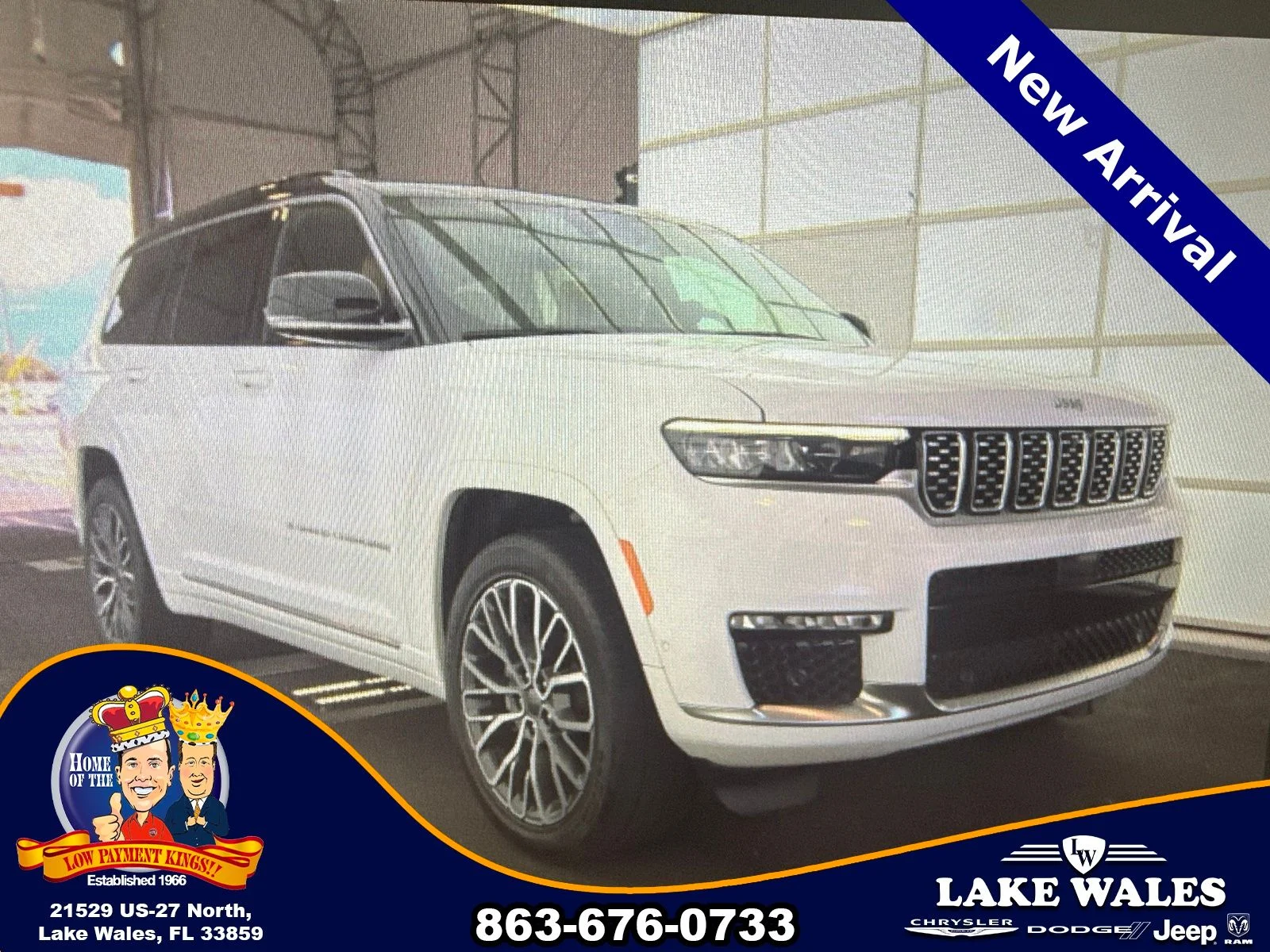 Used 2025 White Jeep Summit image 1