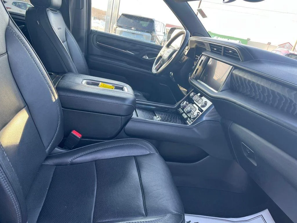 2023 GMC Yukon Denali - Photo 33