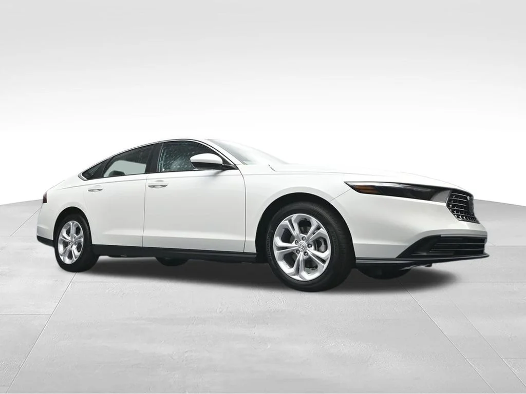 New 2026 Platinum White Pearl Honda LX image 40