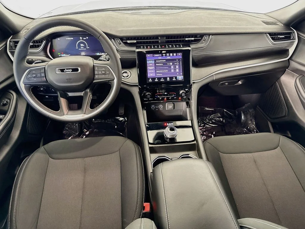 Used 2024 Black Jeep Laredo image 22