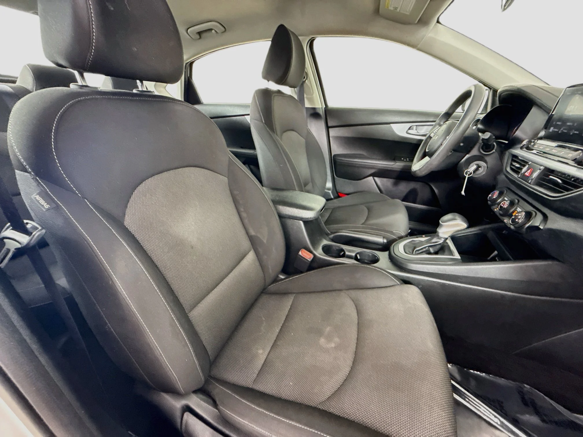 Used 2024 White Kia LX image 28