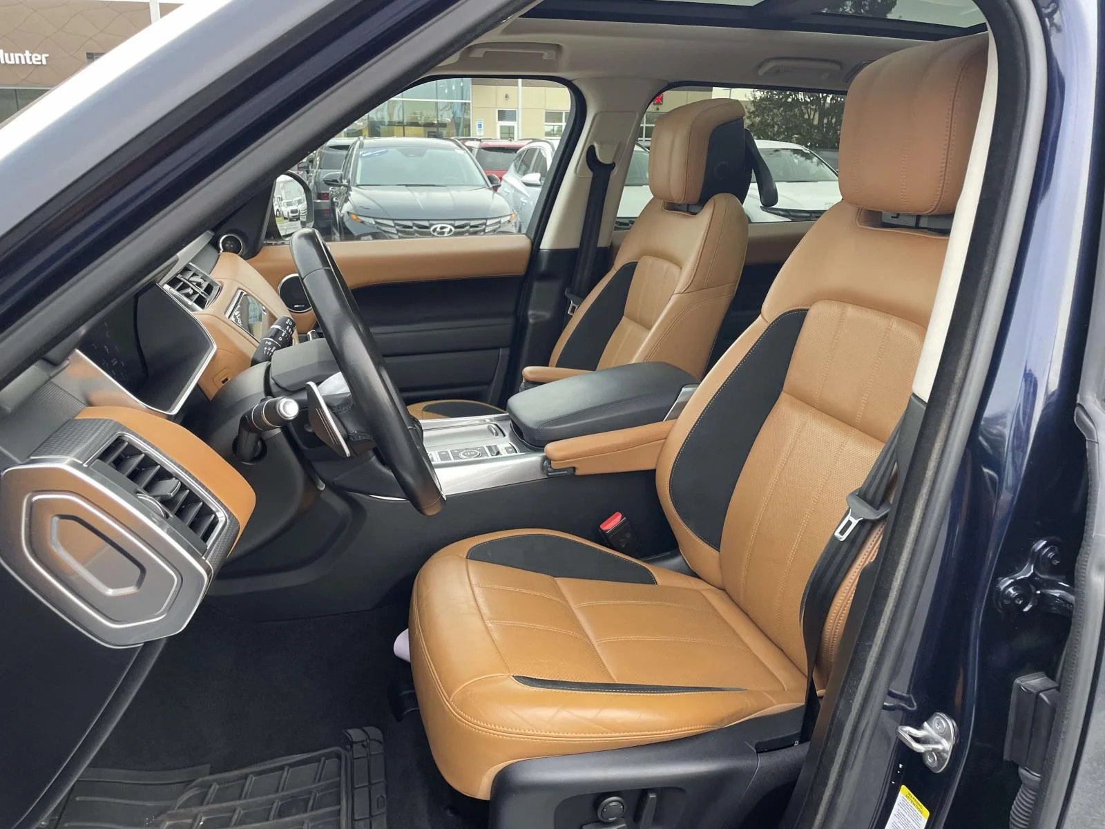 Used 2020 Portofino Blue Metallic Land Rover HSE Dynamic image 9