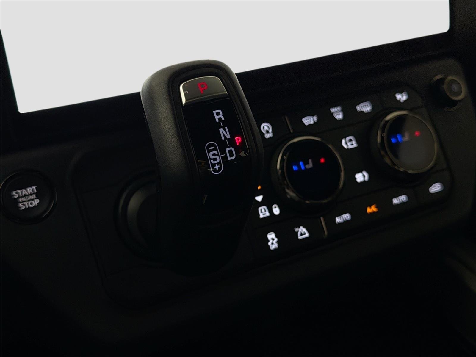 New 2026 Narvik Black LAND ROVER OCTA image 17