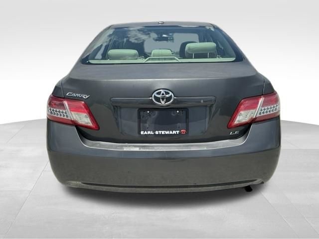 Used 2011 Gray Toyota LE image 5