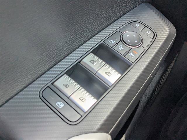 Used 2025 Black Diamond Mitsubishi SE image 46