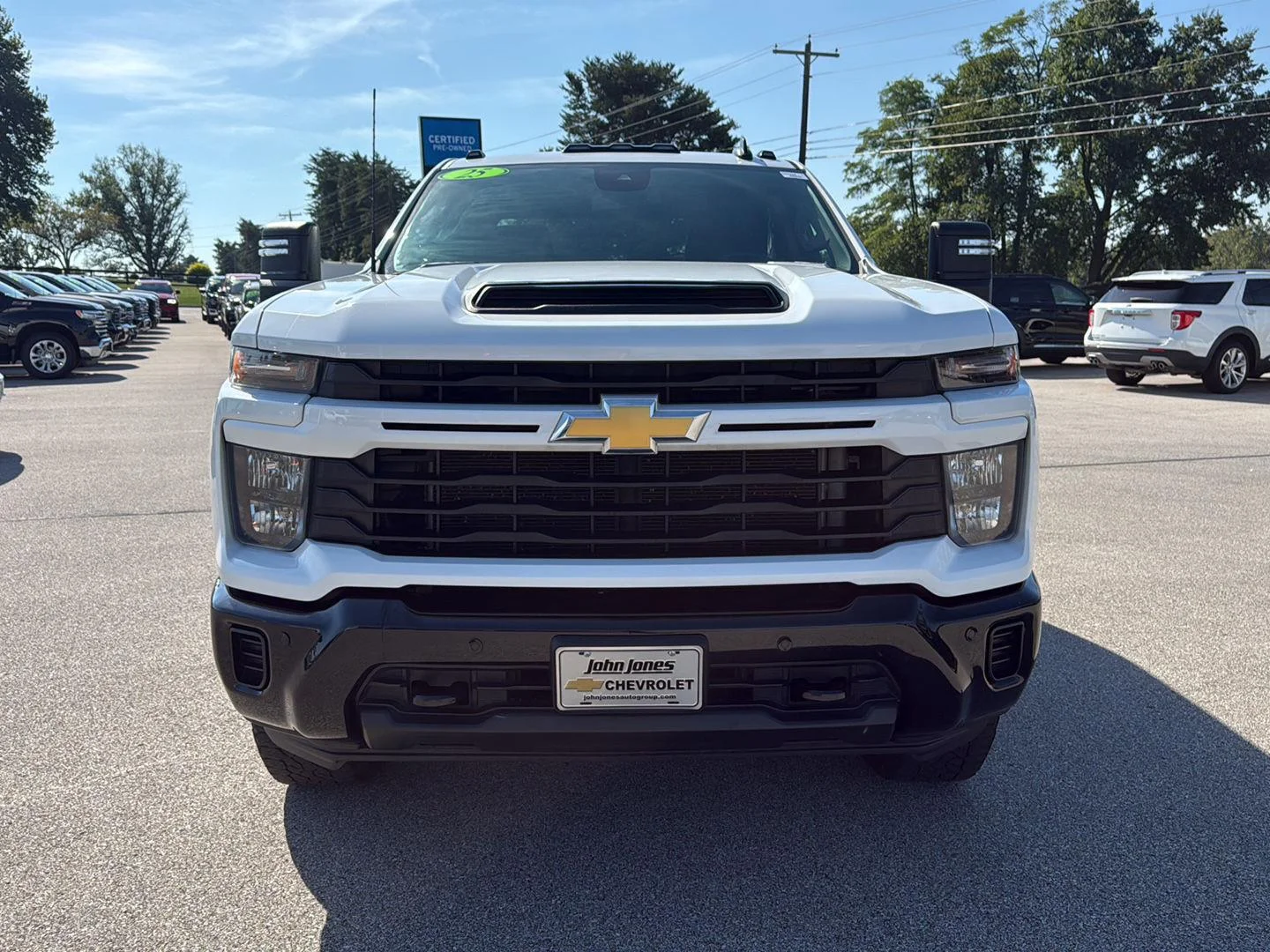 Used 2025 Summit White Chevrolet Custom image 18