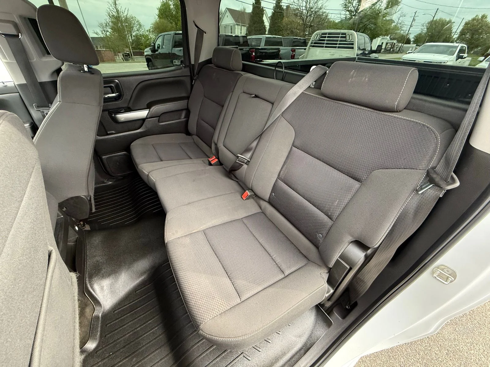 Used 2018 White Chevrolet LT image 23