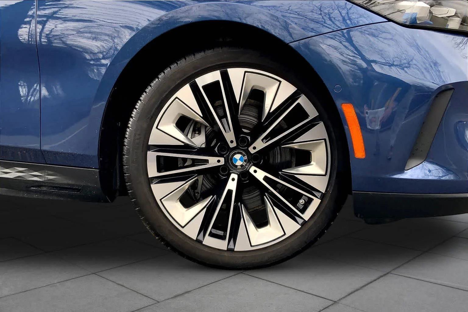 Used 2026 Phytonic Blue Metallic BMW xDrive40 image 10