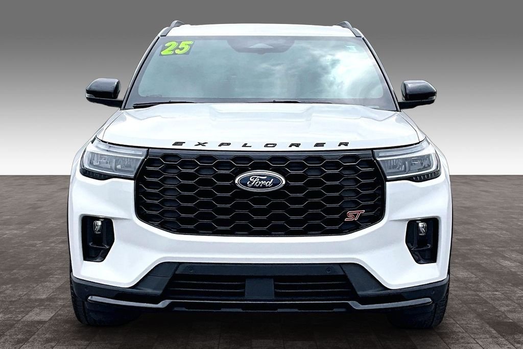 Used 2025 White Metallic Ford ST image 27