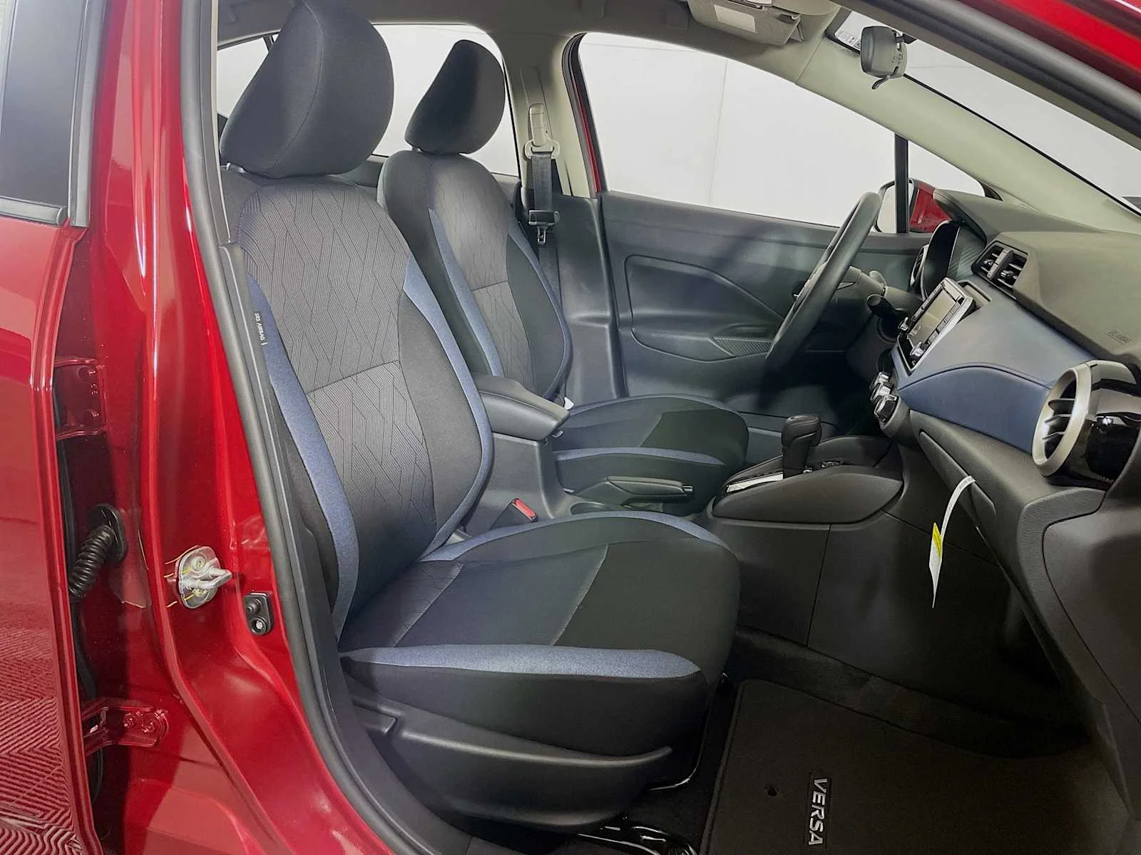Used 2025 Scarlet Ember Tintcoat Nissan SV image 23