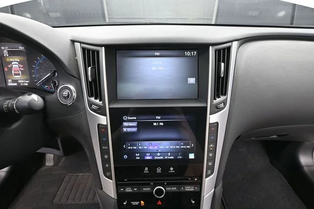 Certified Used 2024 White INFINITI LUXE image 26