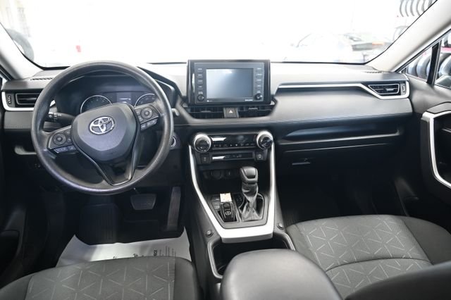 Used 2022 White Toyota XLE image 13