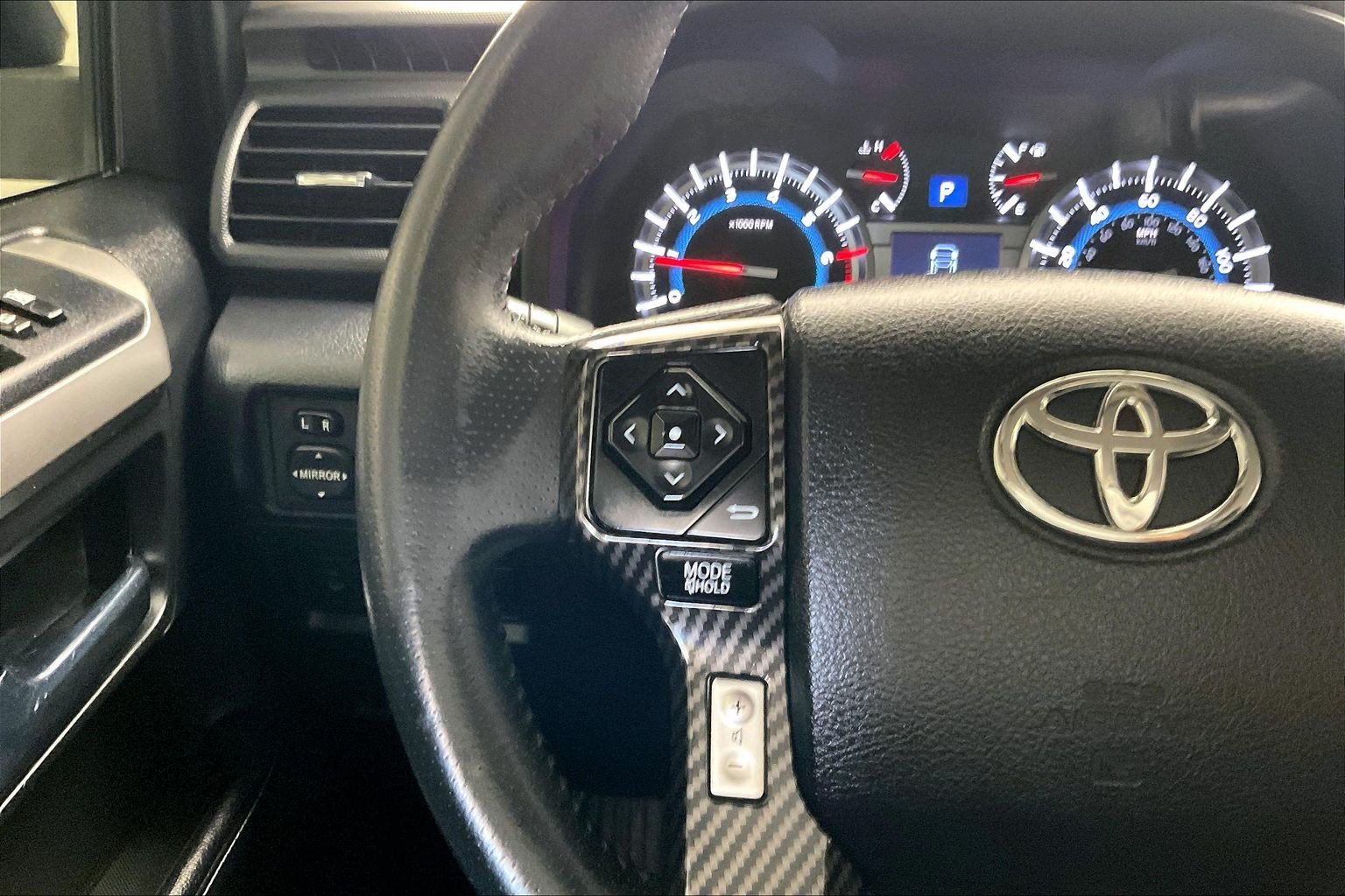 Used 2018 Super White Toyota SR5 image 21