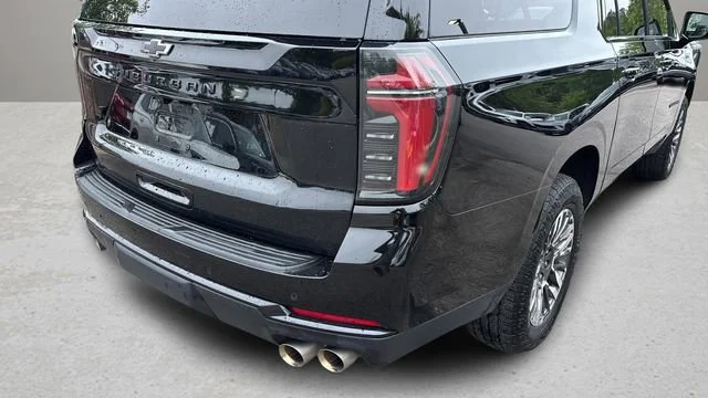 Used 2025 Black Chevrolet Z71 image 34