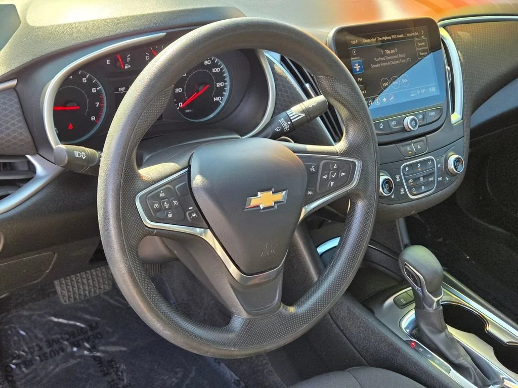 Used 2024 Sterling Gray Metallic Chevrolet 1LT image 18