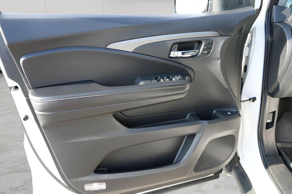 Used 2023 White Honda RTL-E image 16