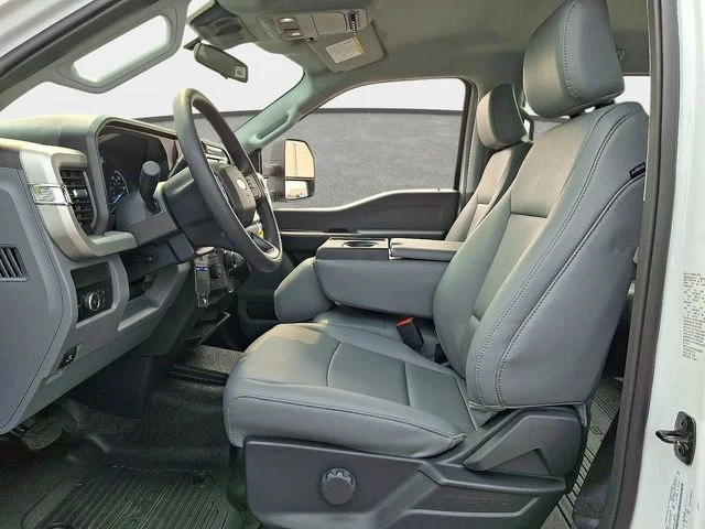 New 2026 Oxford White Ford XL image 9