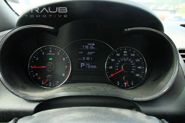 Used 2016 Silky Silver Kia LX image 7