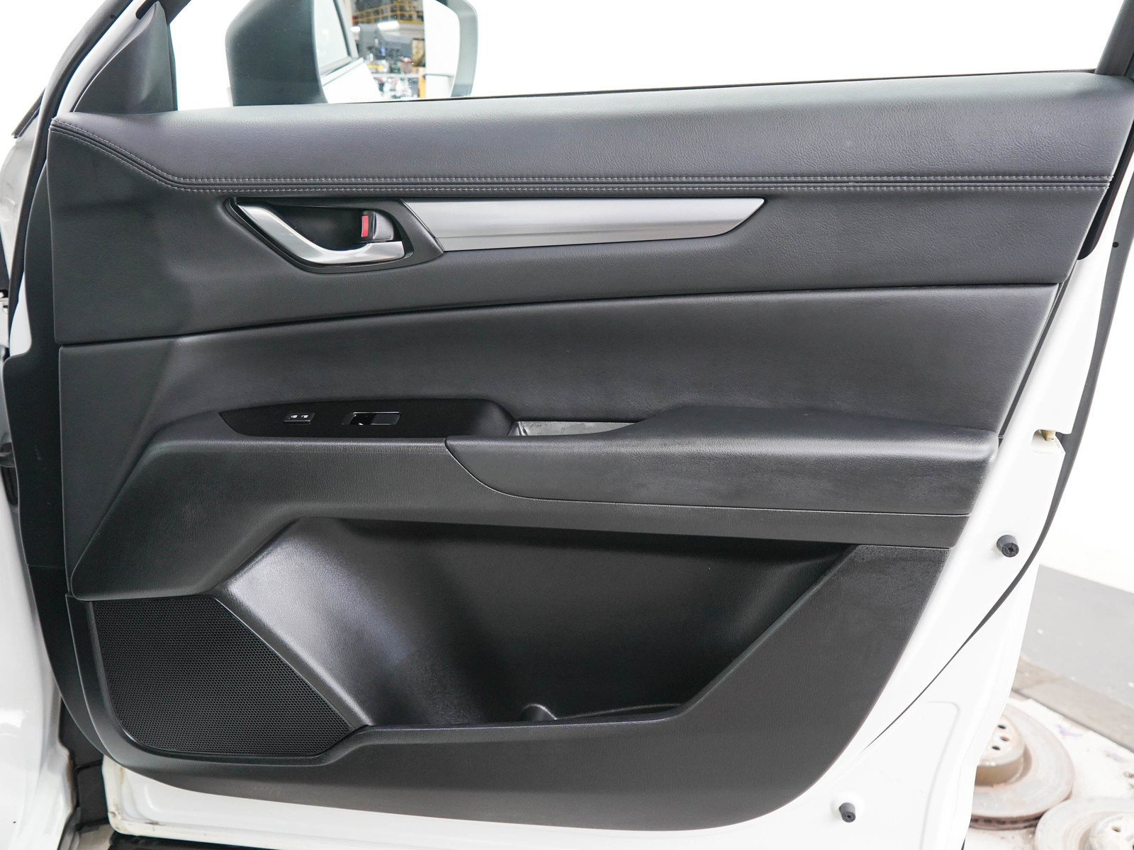 Used 2017 Snowflake White Pearl Mica Mazda Touring image 9