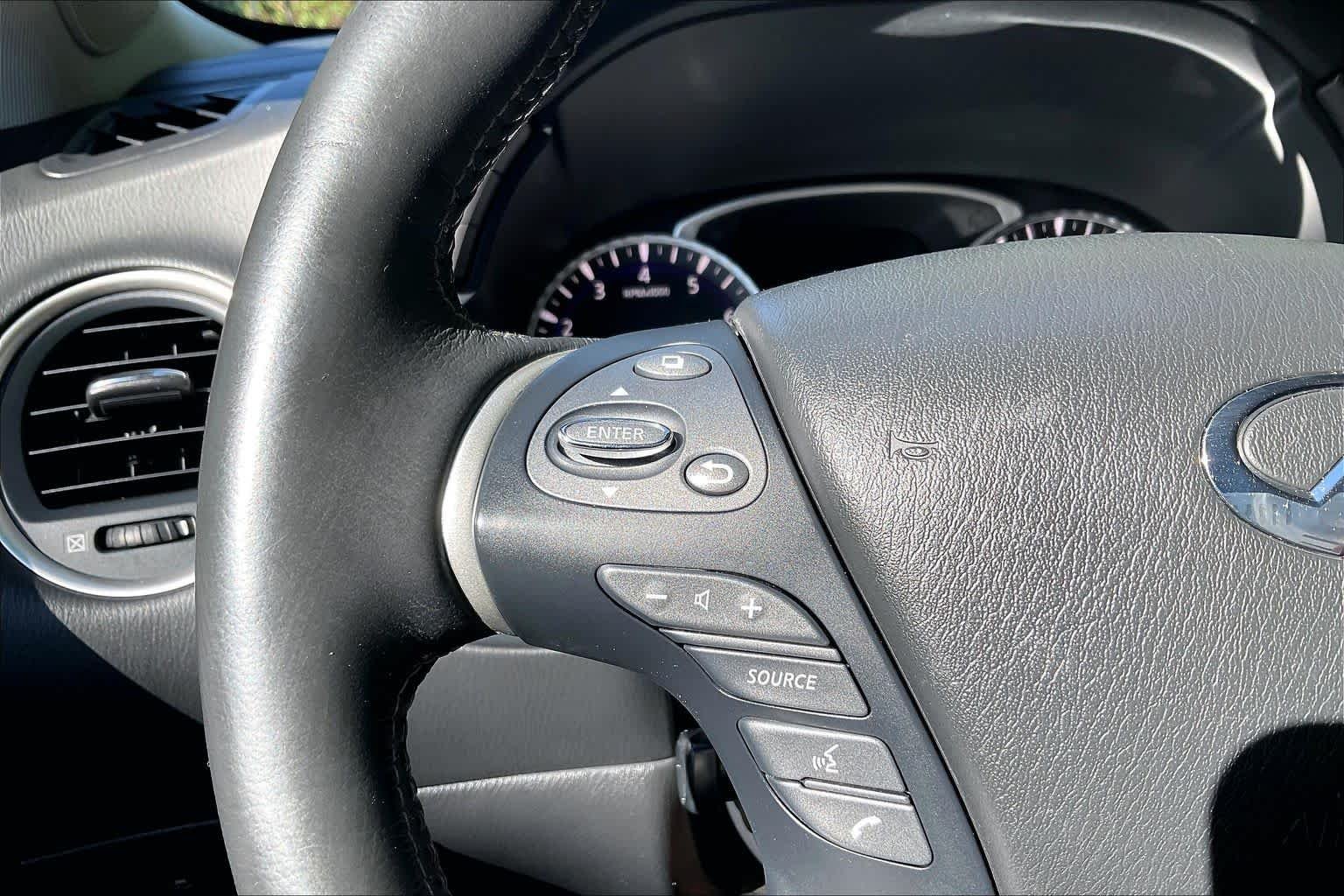 Used 2020 Black Obsidian INFINITI LUXE image 26