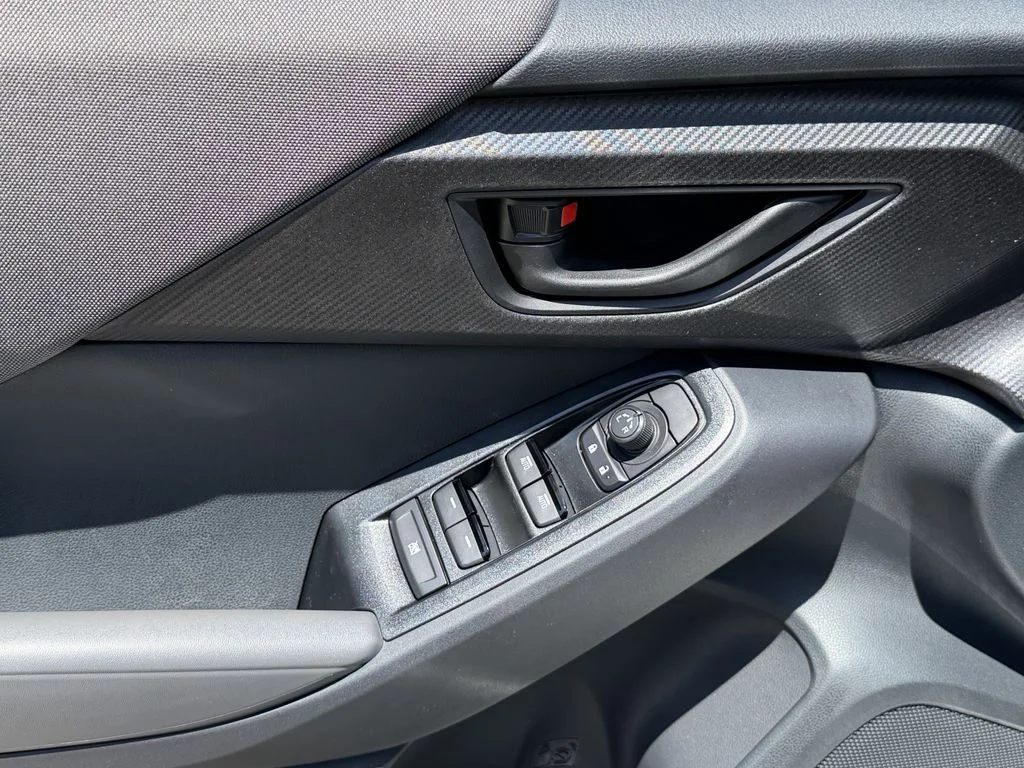 New 2026 CRYSTAL WHITE PEARL Subaru Base image 17