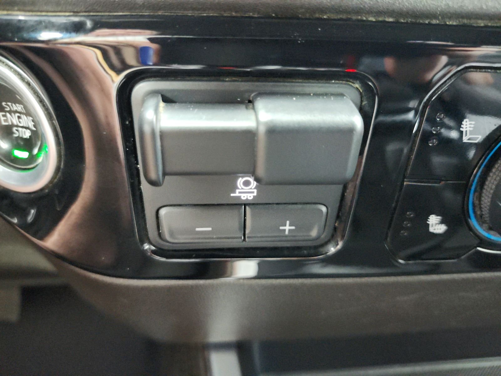 Used 2023 Summit White Chevrolet RST image 28