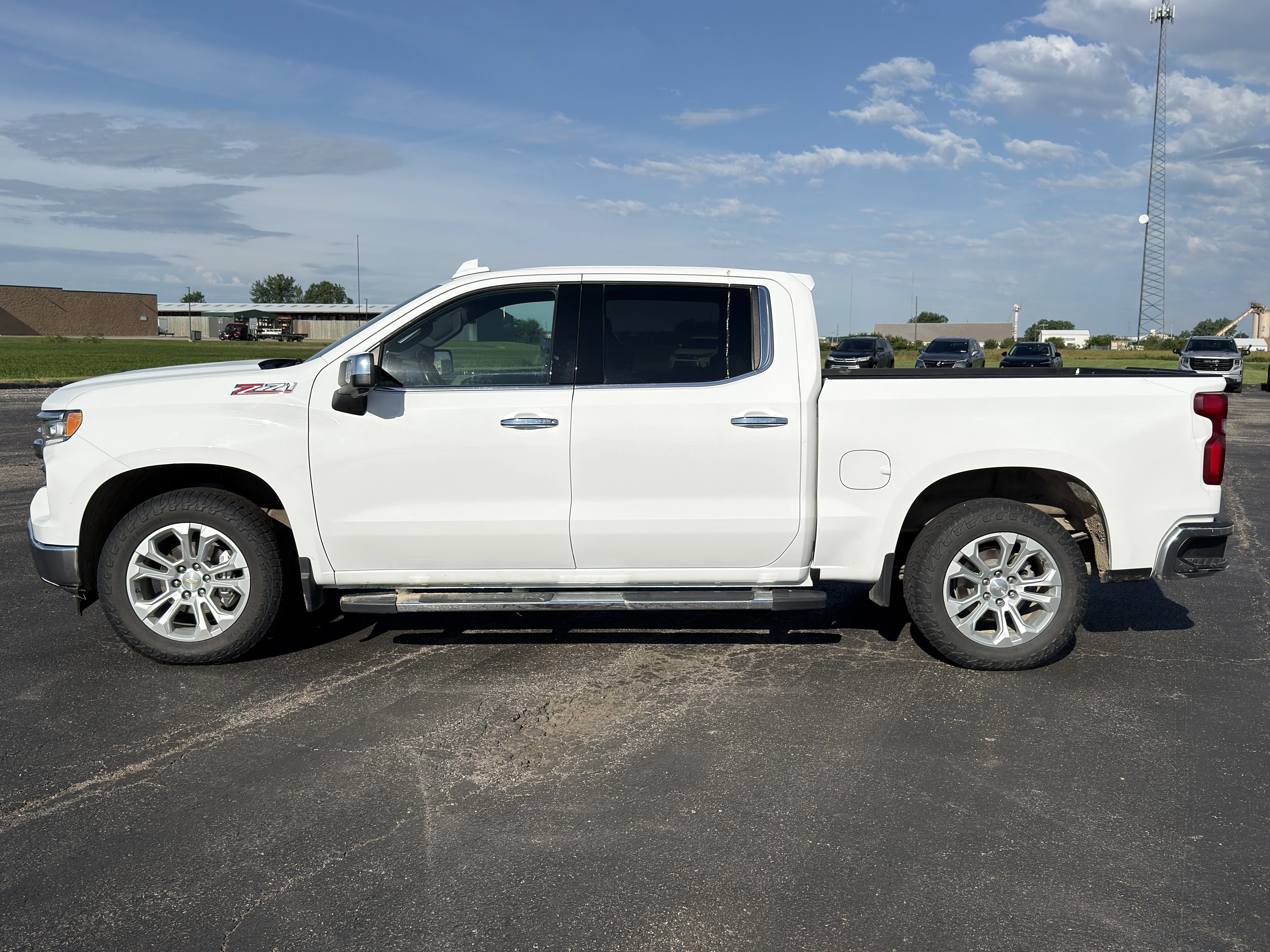 Used 2022 Summit White Chevrolet LTZ image 3