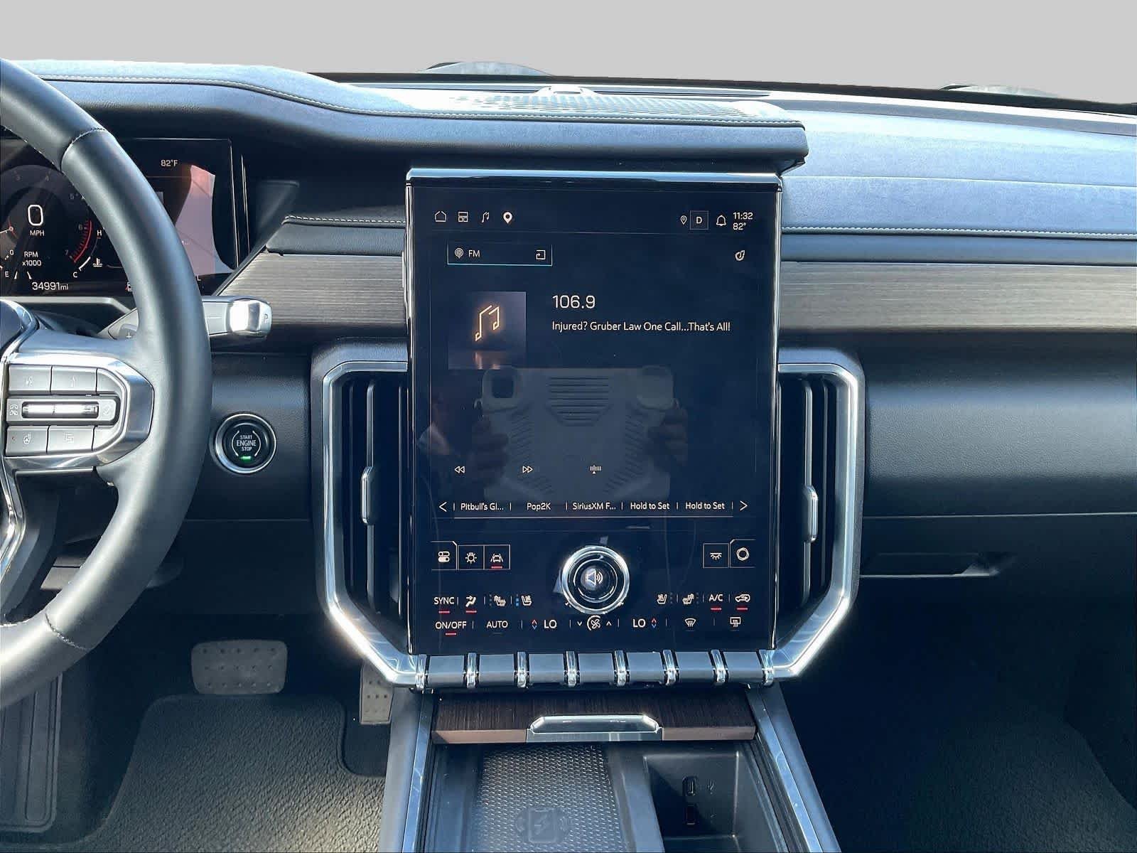 2024 GMC Acadia Denali - Photo 11