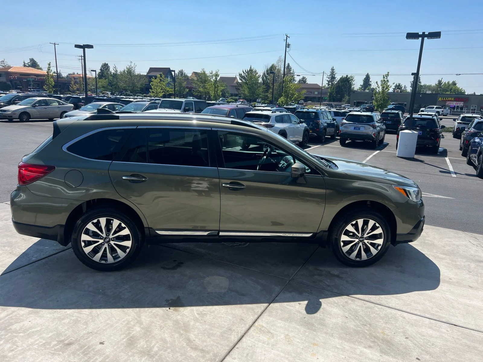Used 2017 Green Metallic Subaru 3.6R image 4