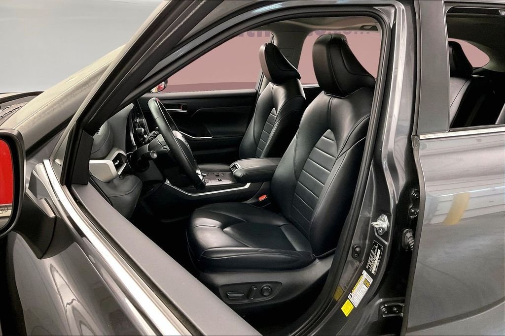 Used 2023 Gray Toyota XLE image 29