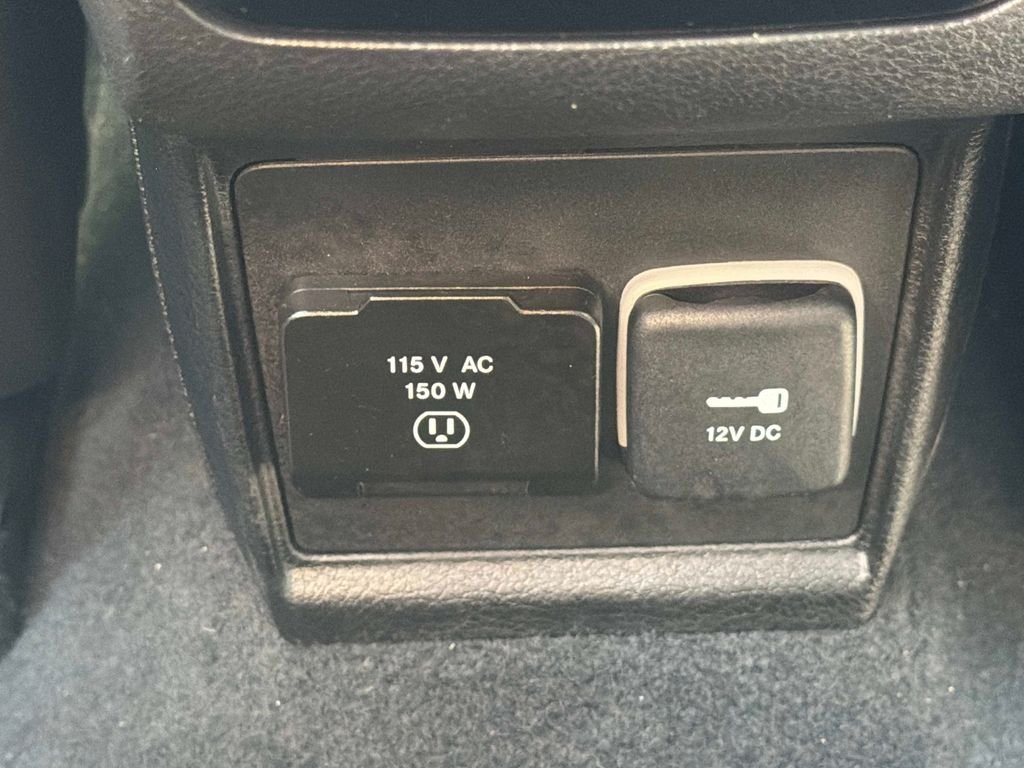 Used 2022 Black Jeep Latitude Lux image 19