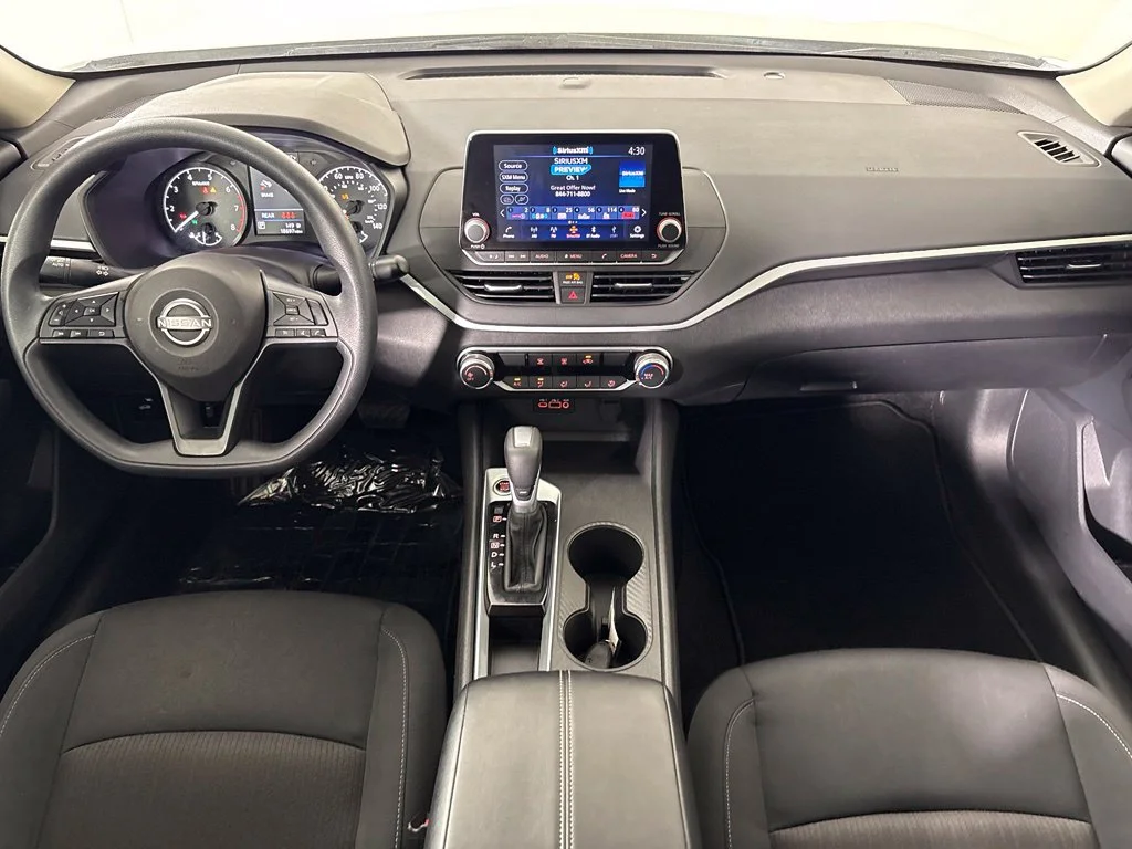 Used 2025 White Nissan 2.5 S image 32