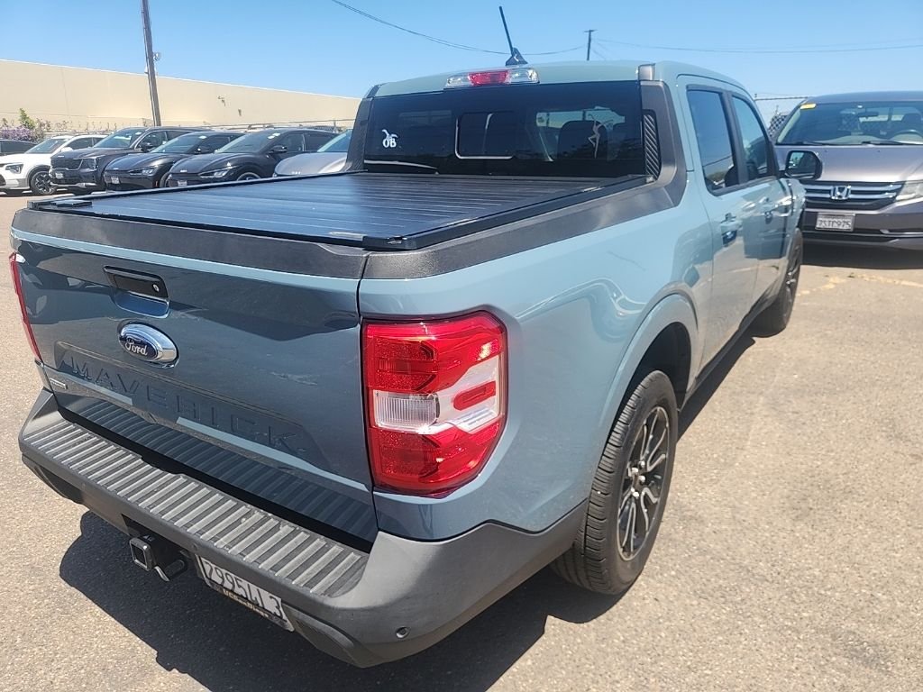 Used 2022  Ford Lariat image 12