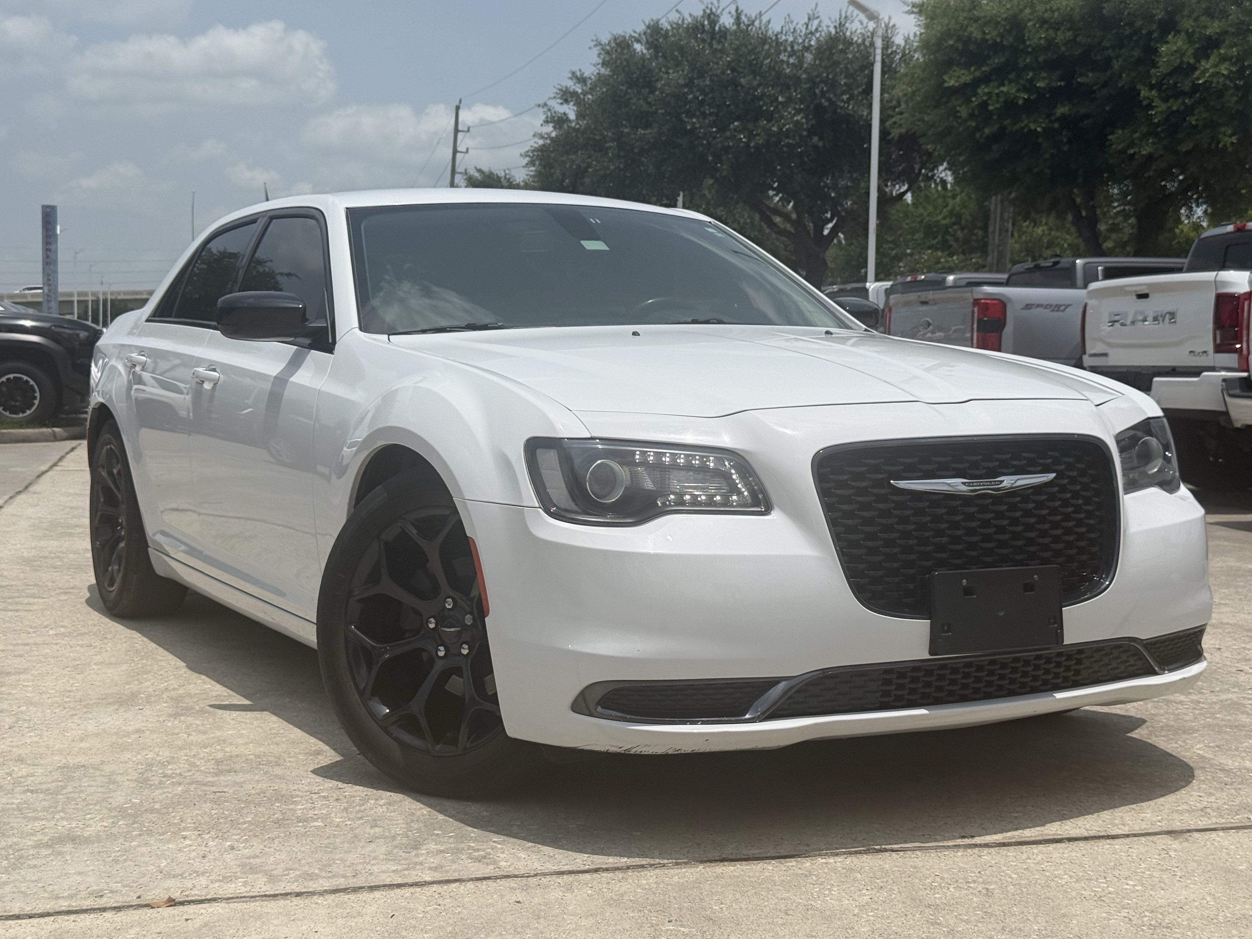 Used 2019 Chrysler 300 Touring with VIN 2C3CCAAG7KH728990 for sale in Humble, TX