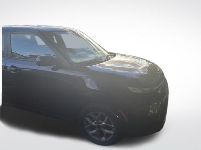 Used 2022 Cherry Black Kia LX image 1