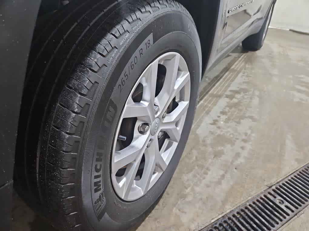 Used 2021 Metallic Jeep Limited image 11