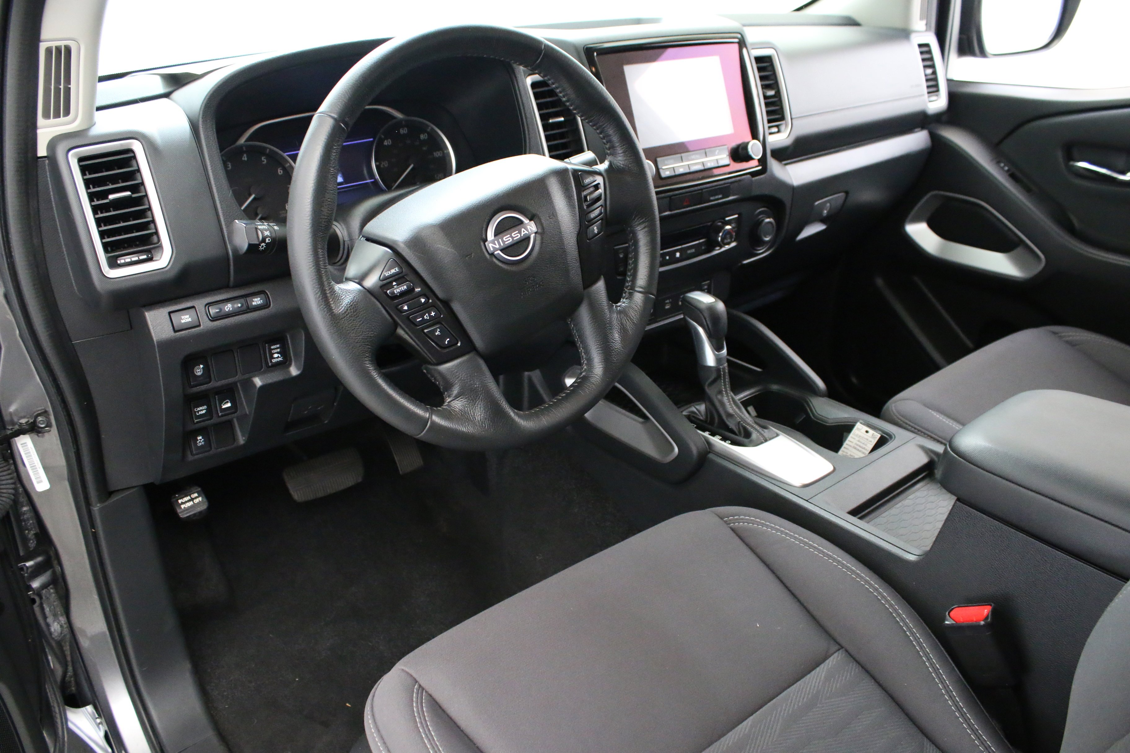 Used 2022 Gray Nissan King Cab SV 4x4 image 23