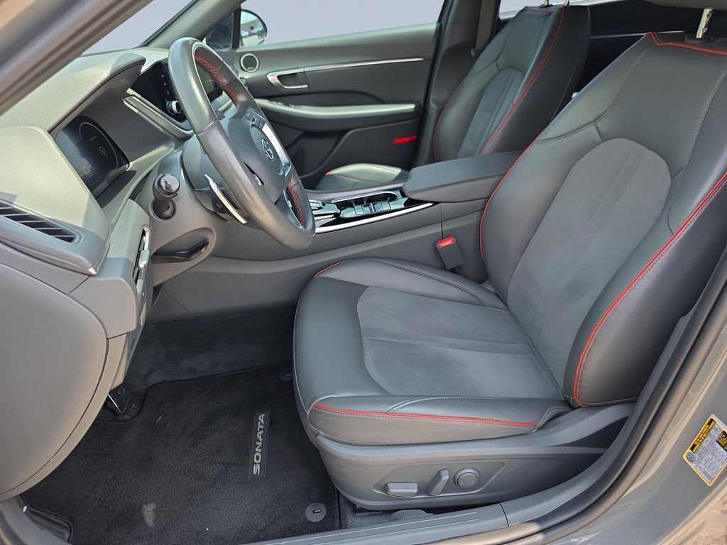 Used 2022 Hampton Gray Hyundai SEL Plus image 11