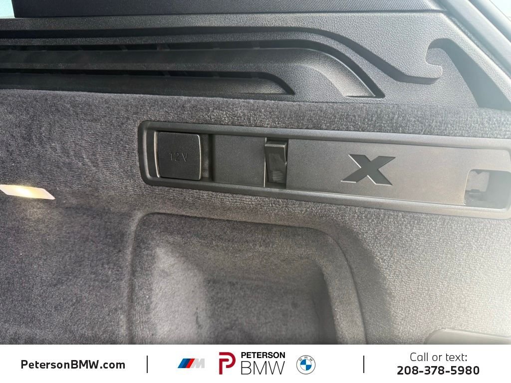 Used 2024 Alpine White BMW M60i image 12