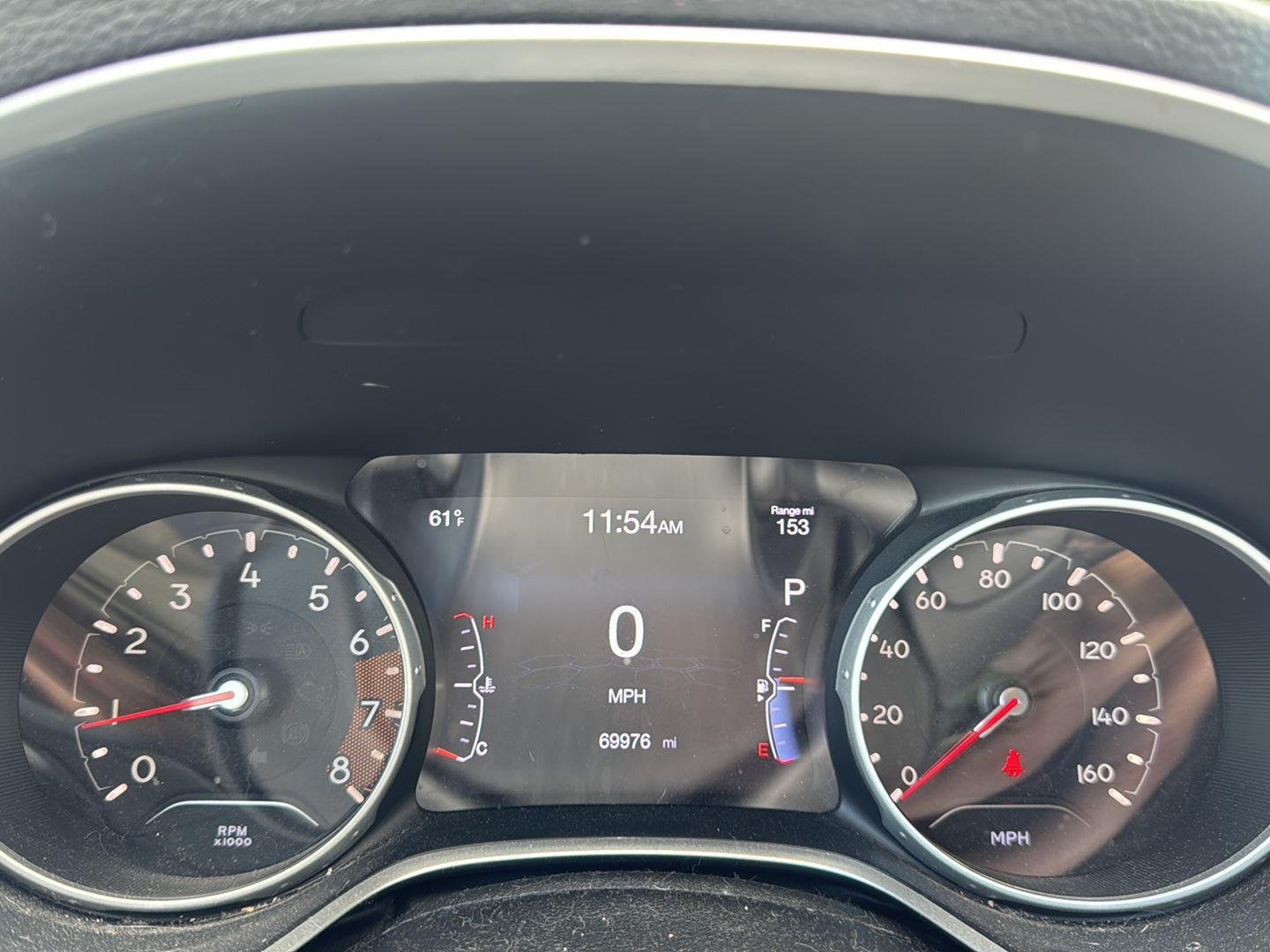 Used 2018 White Clearcoat Jeep Latitude image 8