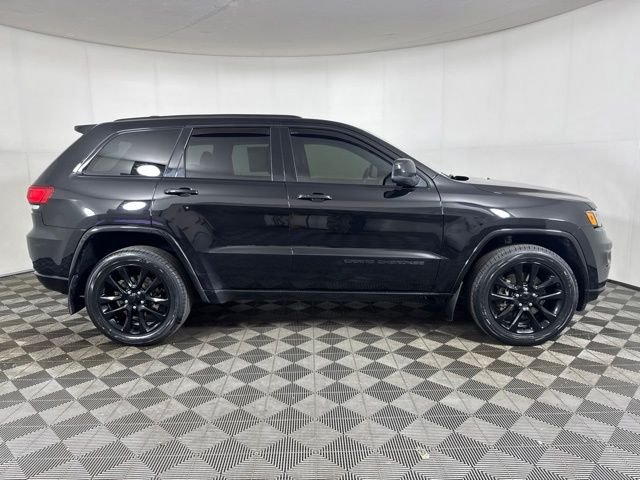 Used 2021 Diamond Black Jeep Laredo X image 2