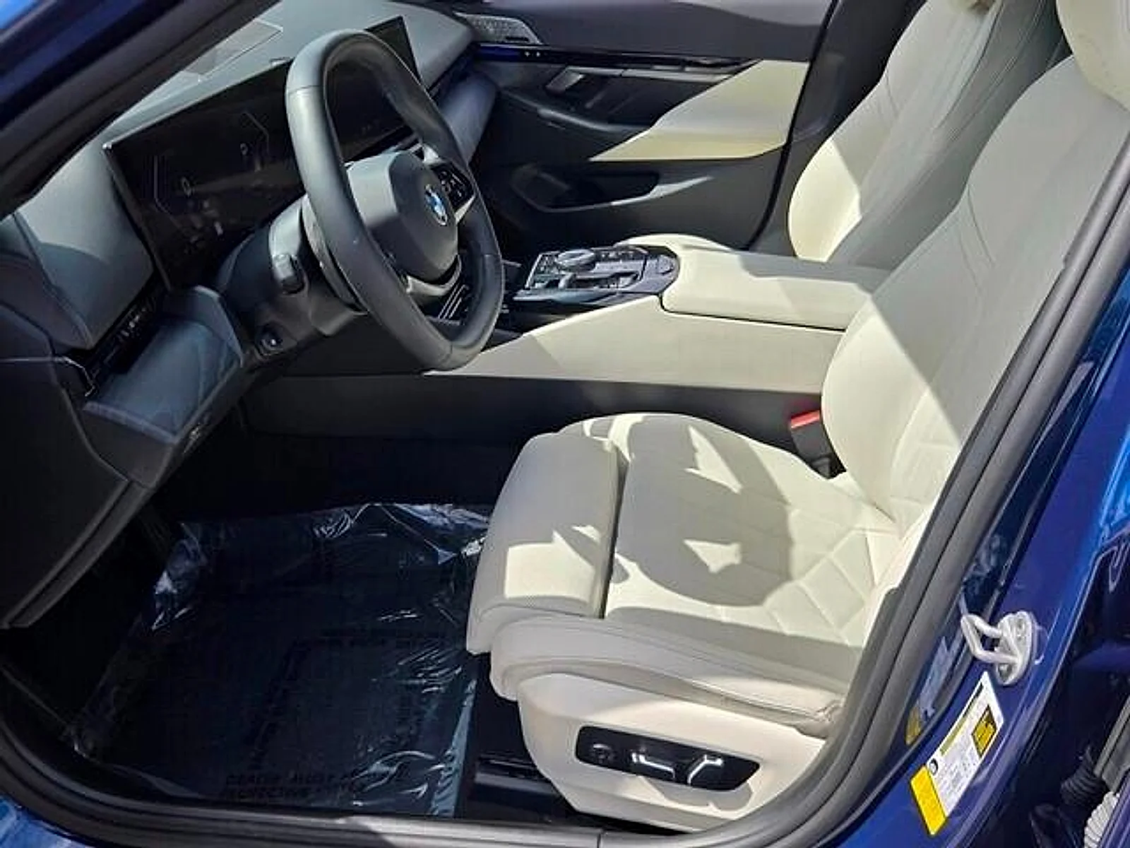 Used 2024  BMW  image 11