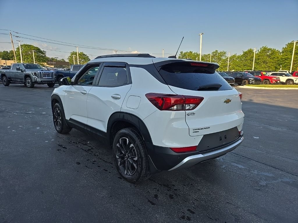 Used 2021 White Chevrolet LT image 2