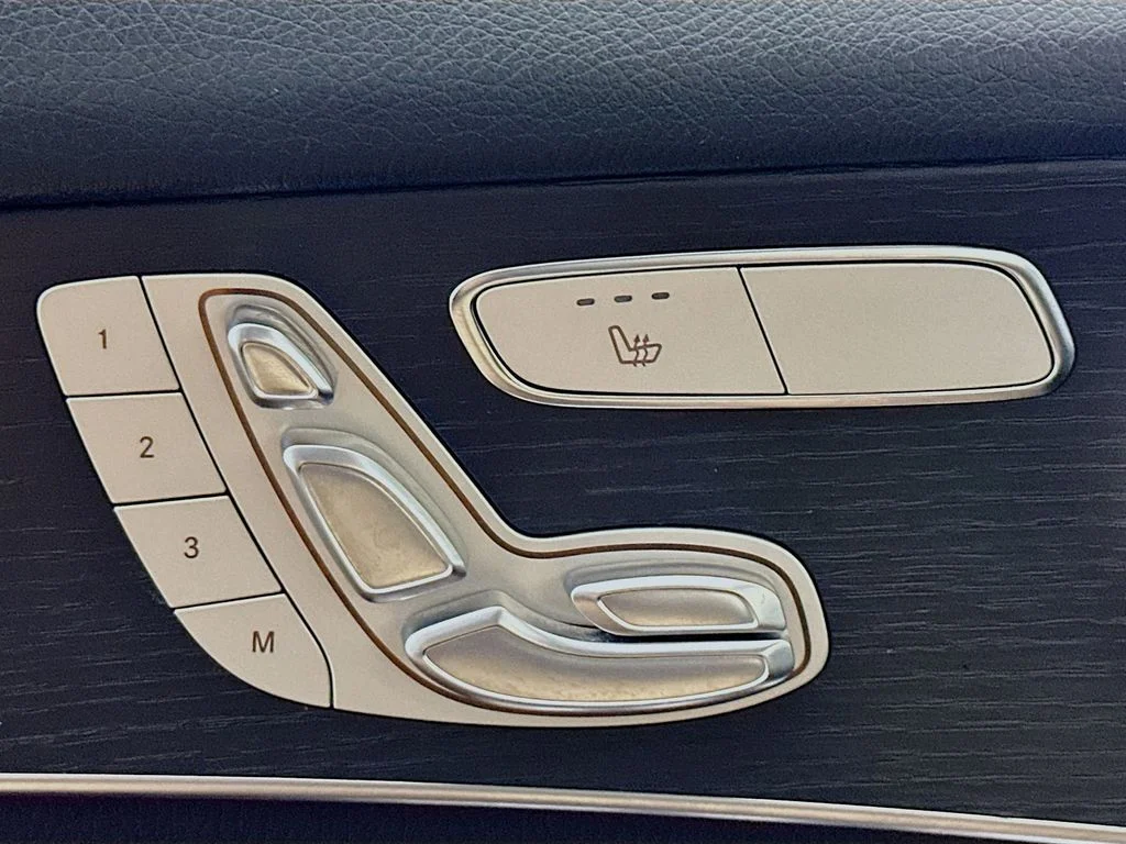Used 2021 Black Mercedes-Benz GLC 300 image 19