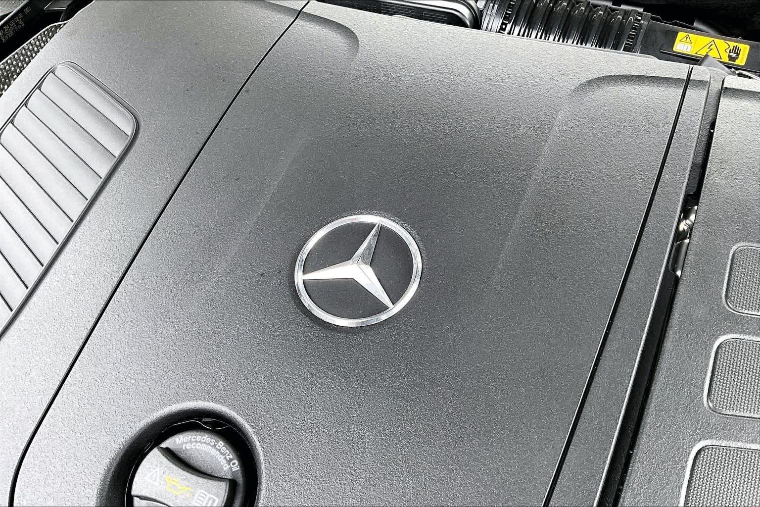 New 2026 Black Mercedes-Benz GLC 300 image 18