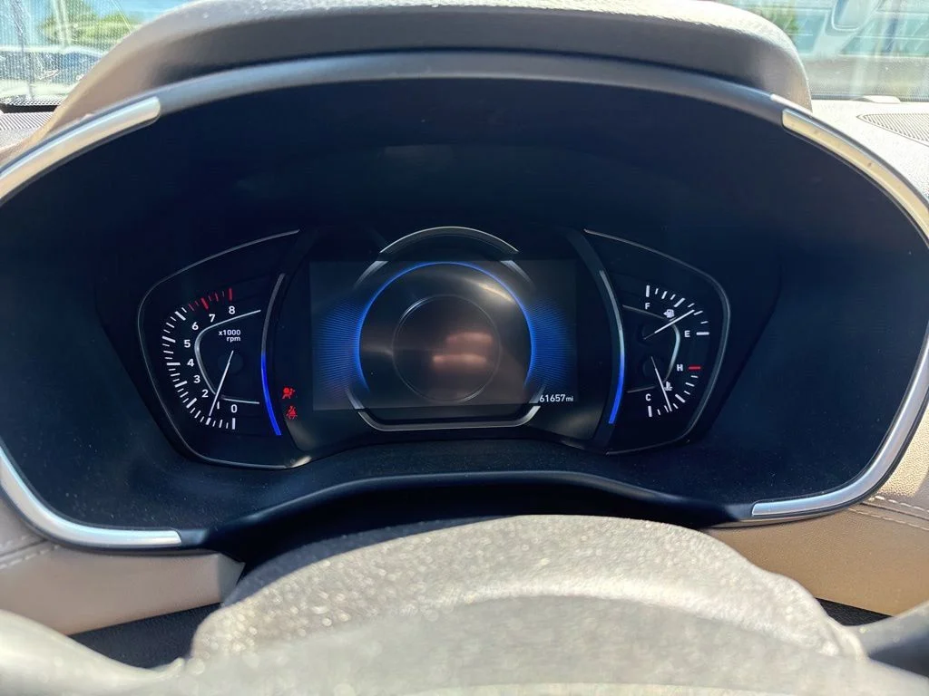 Used 2019 Red Hyundai Ultimate image 7
