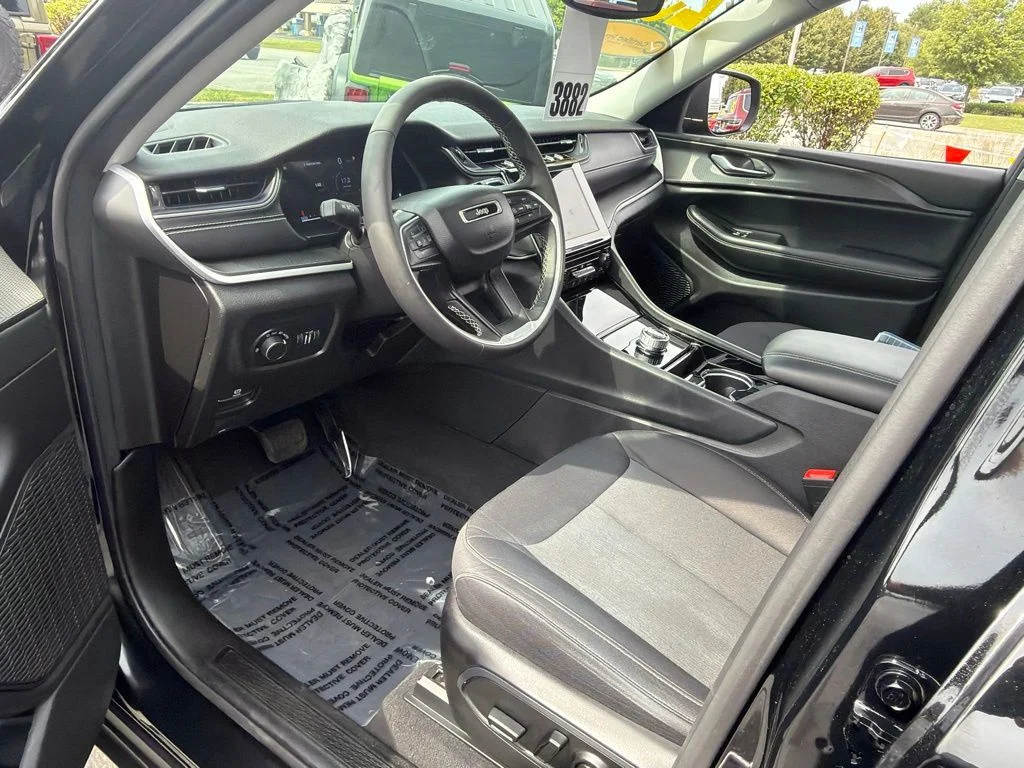 Certified Used 2023 Diamond Black Jeep Laredo image 10