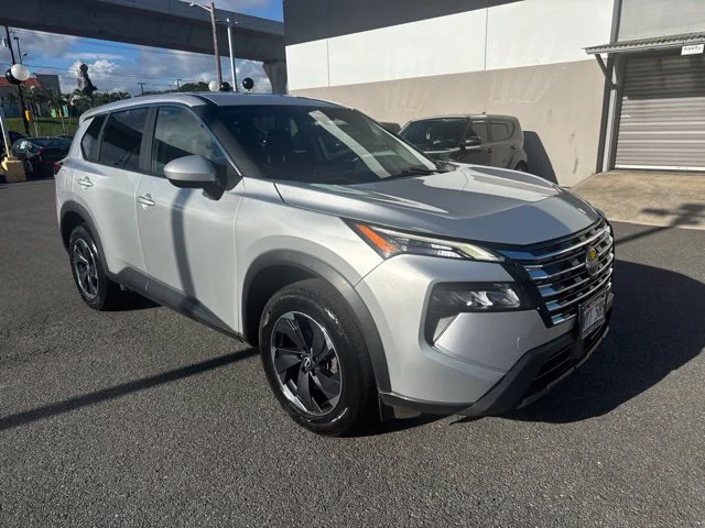 Used 2024 Silver Nissan SV image 7